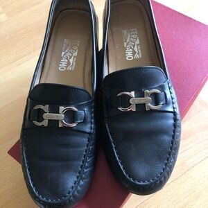 Salvatore Ferragamo Black Leather Bit-Trim women’s Loafers